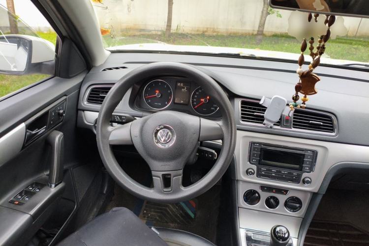 Used Volkswagen Gran Lavida 2013 1.6L Manual Comfort Model Steering Wheel