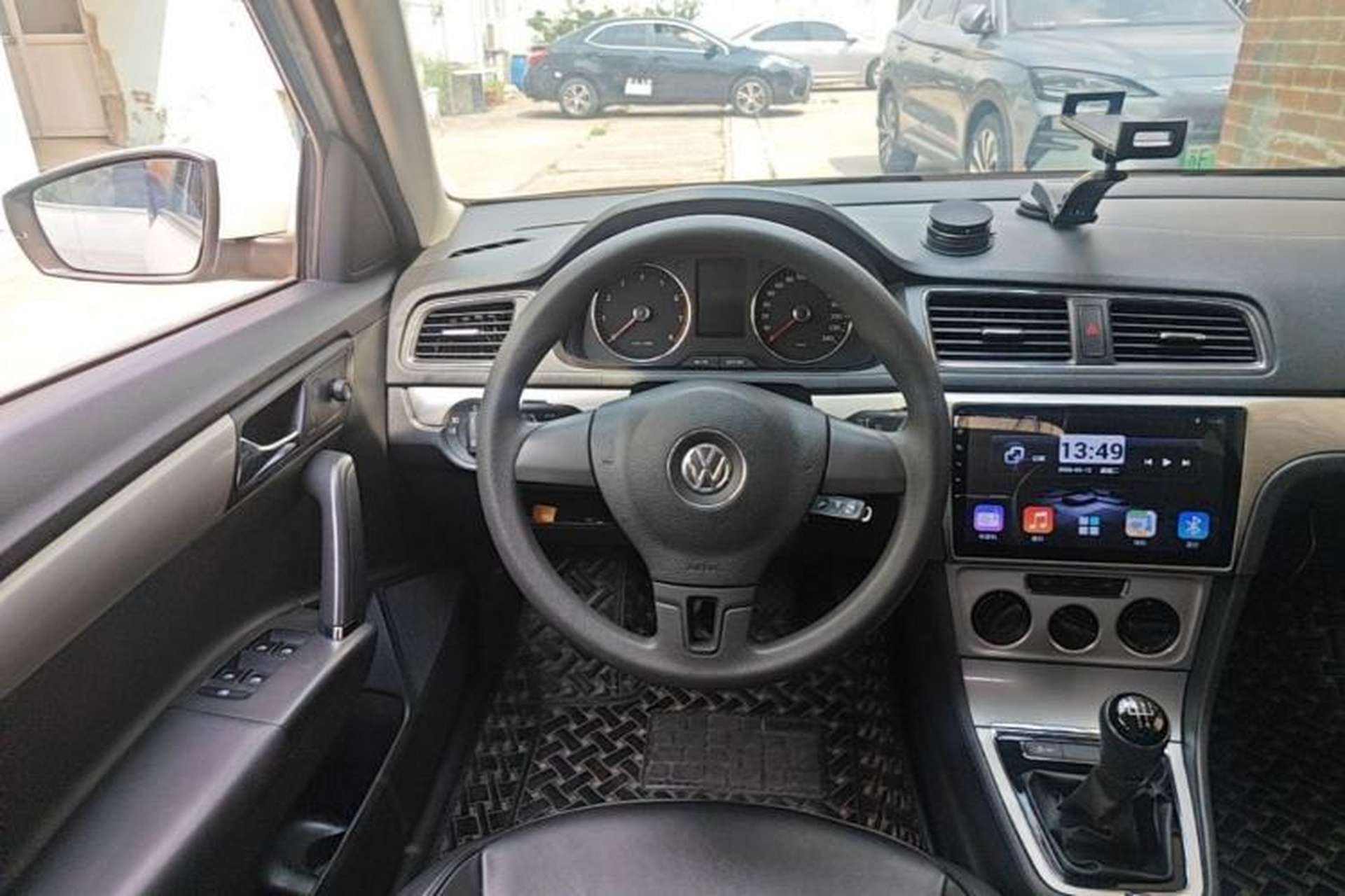 Used Volkswagen Gran Lavida 2013 1.6L Manual Comfort Model Steering Wheel