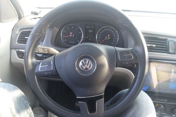 Used Volkswagen Gran Lavida 2013 1.6L Automatic Luxury Model Steering Wheel