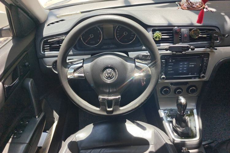 Used Volkswagen Gran Lavida 2013 1.4 TSI Automatic Comfort Model Steering Wheel