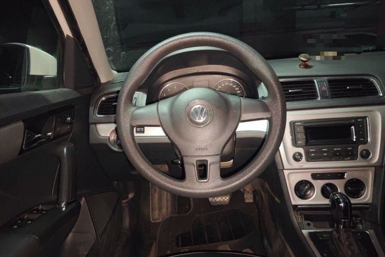 Used Volkswagen Gran Lavida 2013 1.6L Automatic Comfort Model Steering Wheel