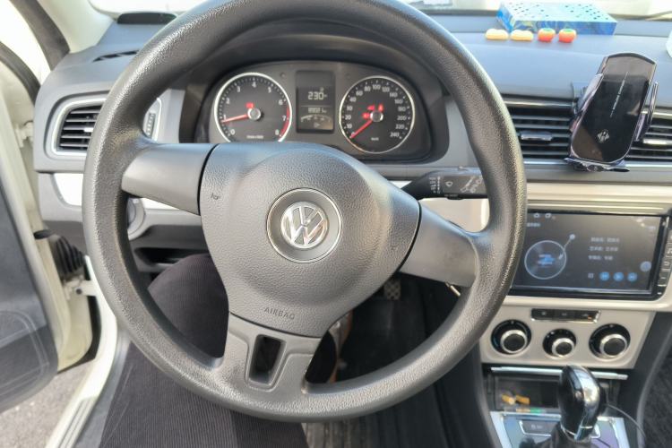 Used Volkswagen Gran Lavida 2013 1.6L Automatic Comfort Model Steering Wheel