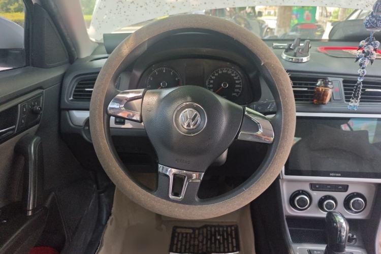 Used Volkswagen Gran Lavida 2013 1.6L Automatic Fashion Model Steering Wheel