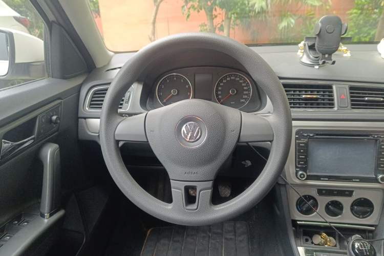 Used Volkswagen Gran Lavida 2013 1.4 TSI Manual Comfort Model Steering Wheel