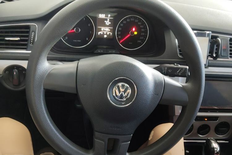Used Volkswagen Gran Lavida 2013 1.6L Automatic Comfort Model Steering Wheel