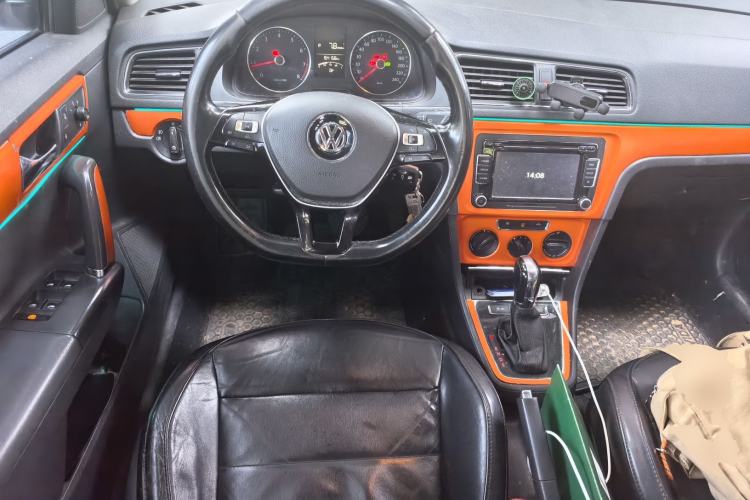 Used Volkswagen Gran Lavida 2013 1.6L Automatic Comfort Model Steering Wheel