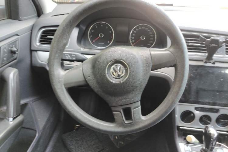 Used Volkswagen Gran Lavida 2013 1.4 TSI Automatic Comfort Model Steering Wheel