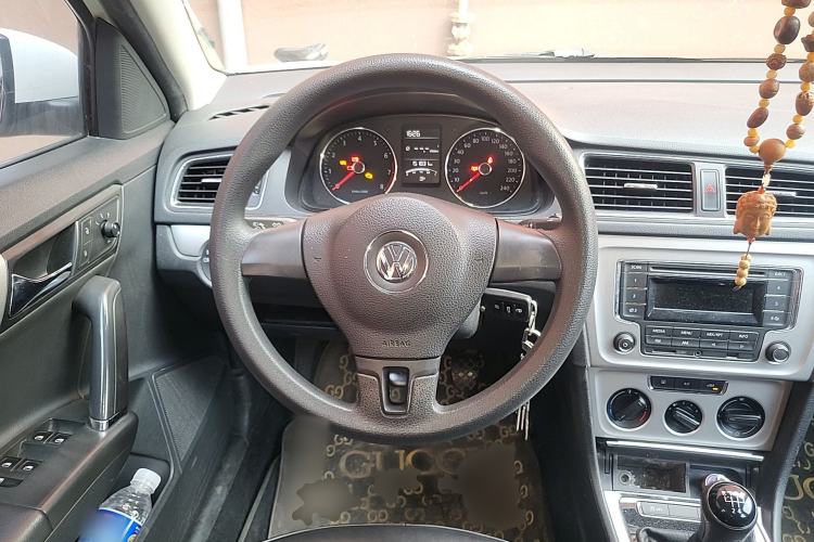 Used Volkswagen Gran Lavida 2013 1.6L Manual Comfort Model Steering Wheel