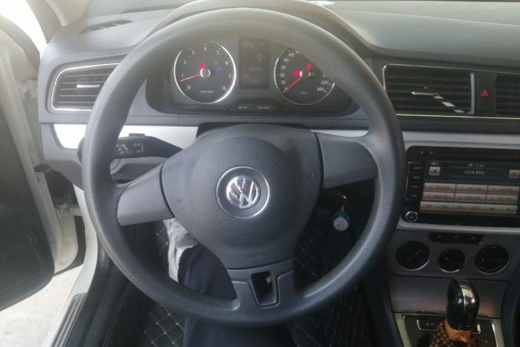 Used Volkswagen Gran Lavida 2013 1.4 TSI Automatic Comfort Model Steering Wheel