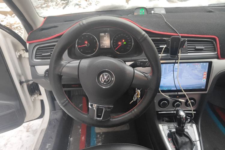Used Volkswagen Gran Lavida 2013 1.6L Automatic Comfort Model Steering Wheel