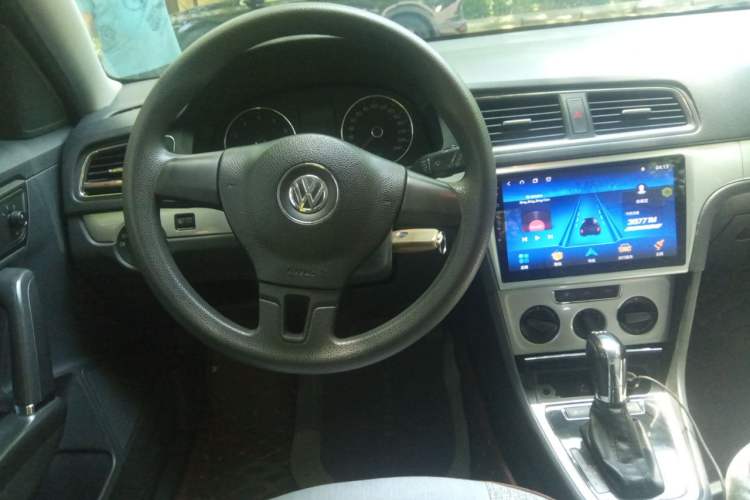 Used Volkswagen Gran Lavida 2013 1.4 TSI Automatic Comfort Model Steering Wheel