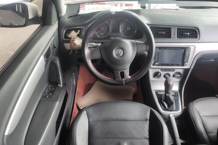 Used Volkswagen Gran Lavida 2013 1.6L Automatic Comfort Model Steering Wheel