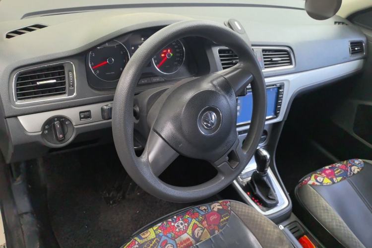 Used Volkswagen Gran Lavida 2013 1.6L Automatic Comfort Model Steering Wheel