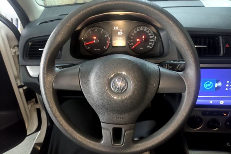Used Volkswagen Gran Lavida 2013 1.6L Manual Fashion Model Steering Wheel