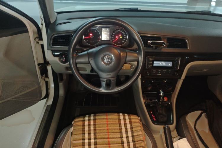 Used Volkswagen Gran Lavida 2013 1.6L Automatic Comfort Model Steering Wheel