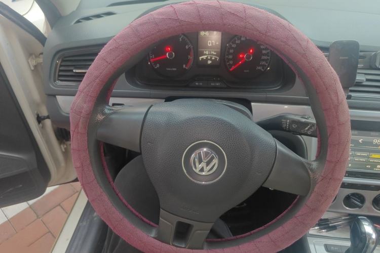Used Volkswagen Gran Lavida 2013 1.6L Automatic Fashion Model Steering Wheel