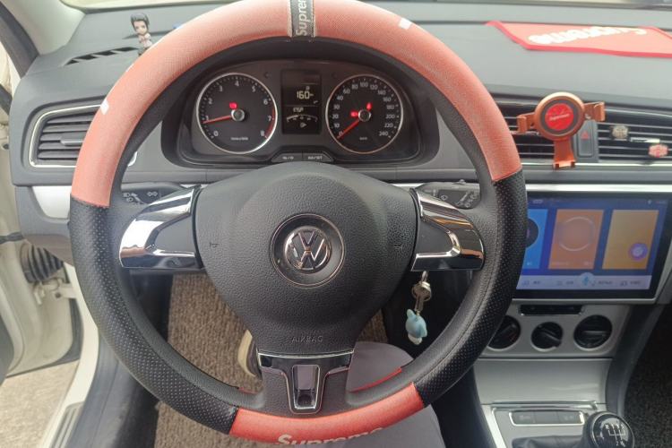 Used Volkswagen Gran Lavida 2013 1.6L Manual Comfort Model Steering Wheel