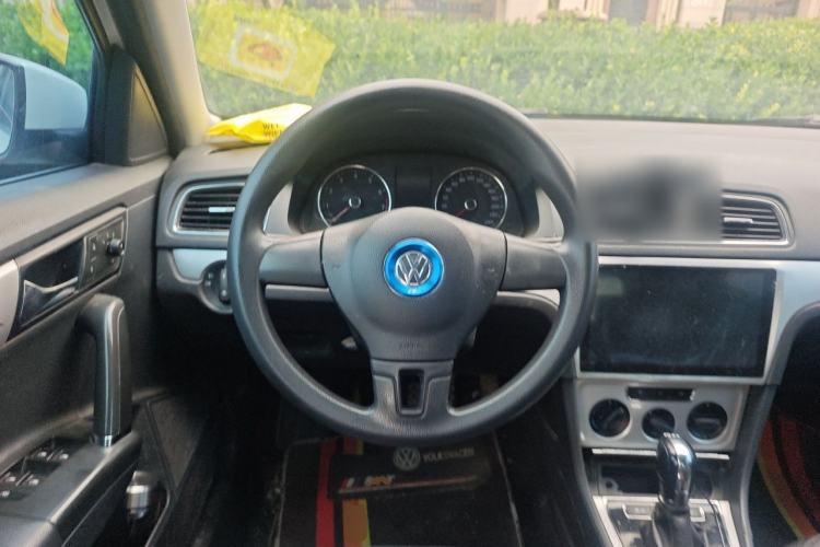 Used Volkswagen Gran Lavida 2013 1.4 TSI Automatic Comfort Model Steering Wheel