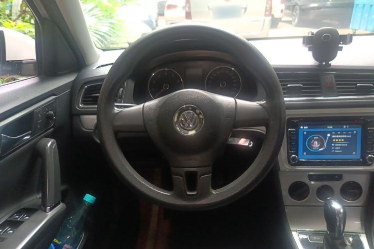Used Volkswagen Gran Lavida 2013 1.6L Automatic Comfort Model Steering Wheel