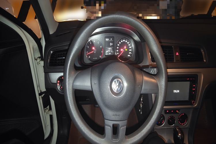 Used Volkswagen Gran Lavida 2013 1.4 TSI Automatic Comfort Model Steering Wheel
