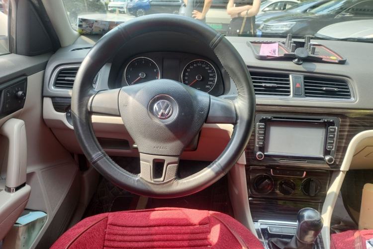 Used Volkswagen Gran Lavida 2013 1.6L Manual Comfort Model Steering Wheel