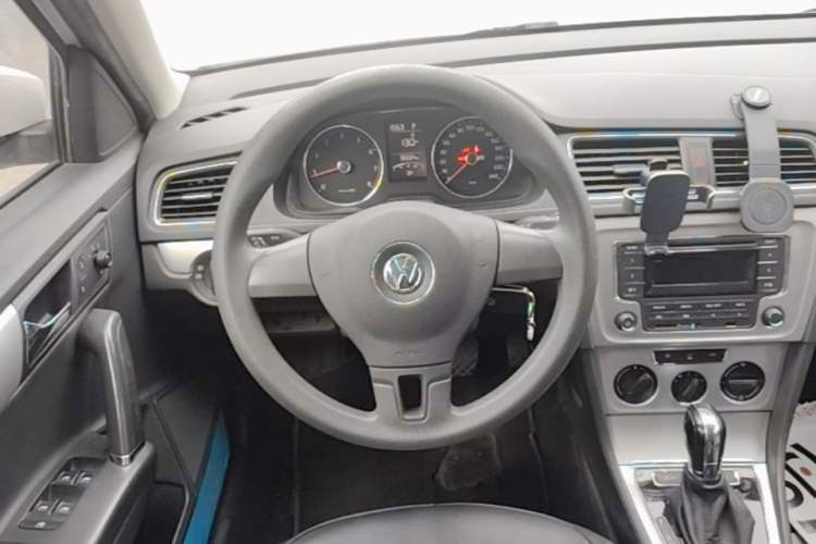 Used Volkswagen Gran Lavida 2013 1.6L Automatic Comfort Model Steering Wheel