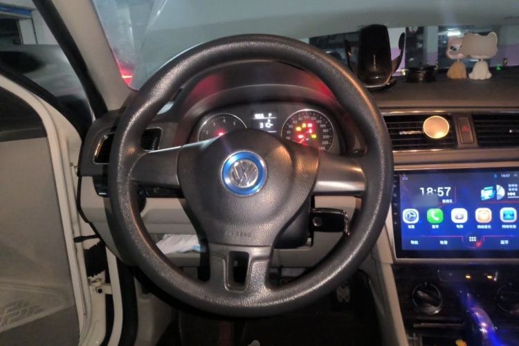 Used Volkswagen Gran Lavida 2013 1.6L Automatic Comfort Model Steering Wheel