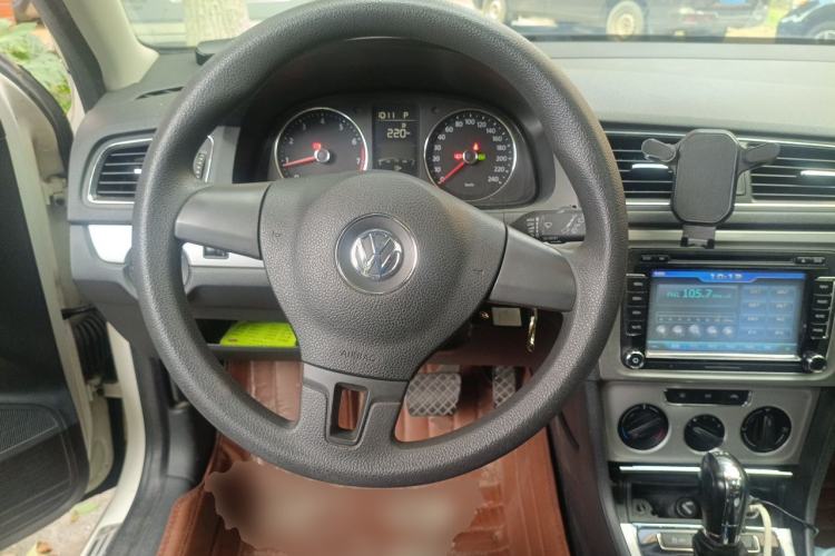 Used Volkswagen Gran Lavida 2013 1.4 TSI Automatic Comfort Model Steering Wheel