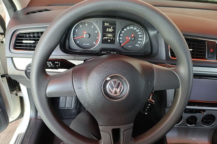 Used Volkswagen Gran Lavida 2013 1.6L Manual Comfort Model Steering Wheel