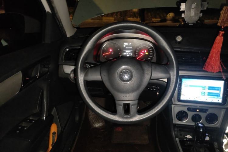 Used Volkswagen Gran Lavida 2013 1.4 TSI Automatic Comfort Model Steering Wheel