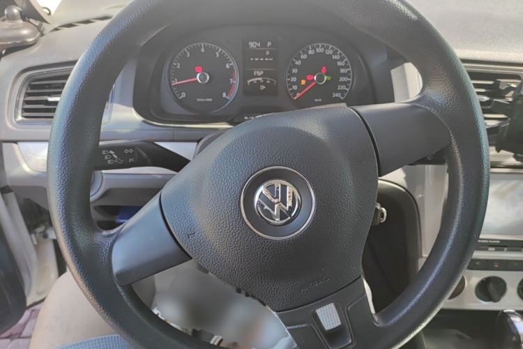 Used Volkswagen Gran Lavida 2013 1.6L Automatic Fashion Model Steering Wheel