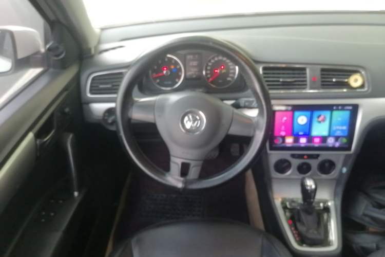 Used Volkswagen Gran Lavida 2013 1.6L Automatic Comfort Model Steering Wheel