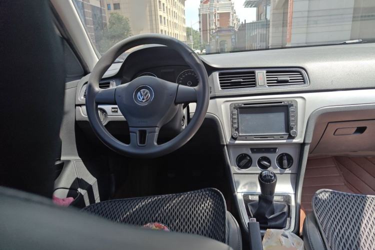 Used Volkswagen Gran Lavida 2013 1.4 TSI Manual Comfort Model Steering Wheel