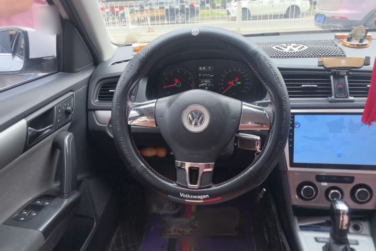 Used Volkswagen Gran Lavida 2013 1.6L Automatic Fashion Model Steering Wheel