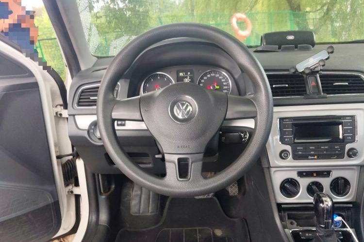 Used Volkswagen Gran Lavida 2013 1.6L Automatic Comfort Model Steering Wheel