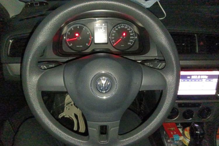 Used Volkswagen Gran Lavida 2013 1.6L Automatic Fashion Model Steering Wheel