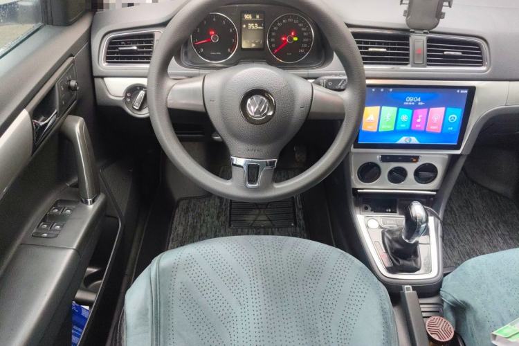 Used Volkswagen Gran Lavida 2013 1.6L Automatic Comfort Model Steering Wheel