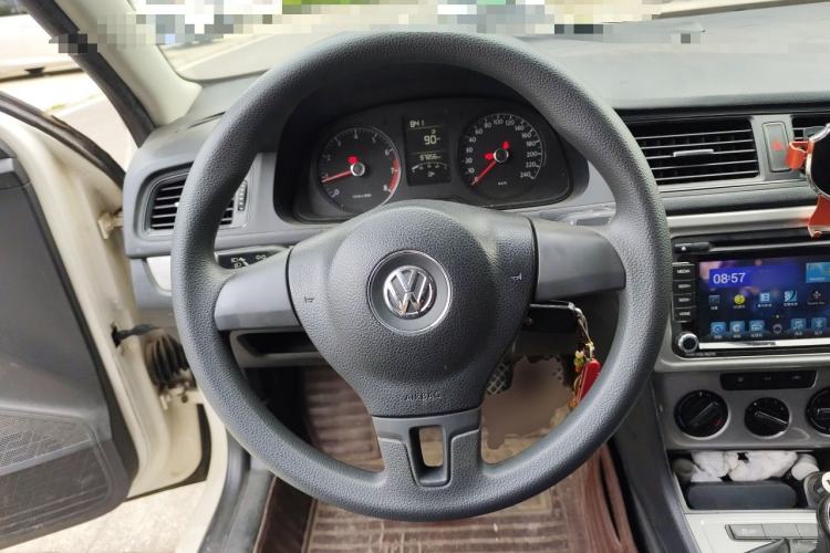 Used Volkswagen Gran Lavida 2013 1.6L Manual Fashion Model Steering Wheel