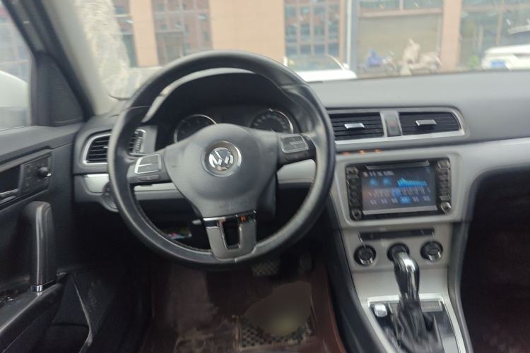 Used Volkswagen Gran Lavida 2013 1.4 TSI Automatic Comfort Model Steering Wheel