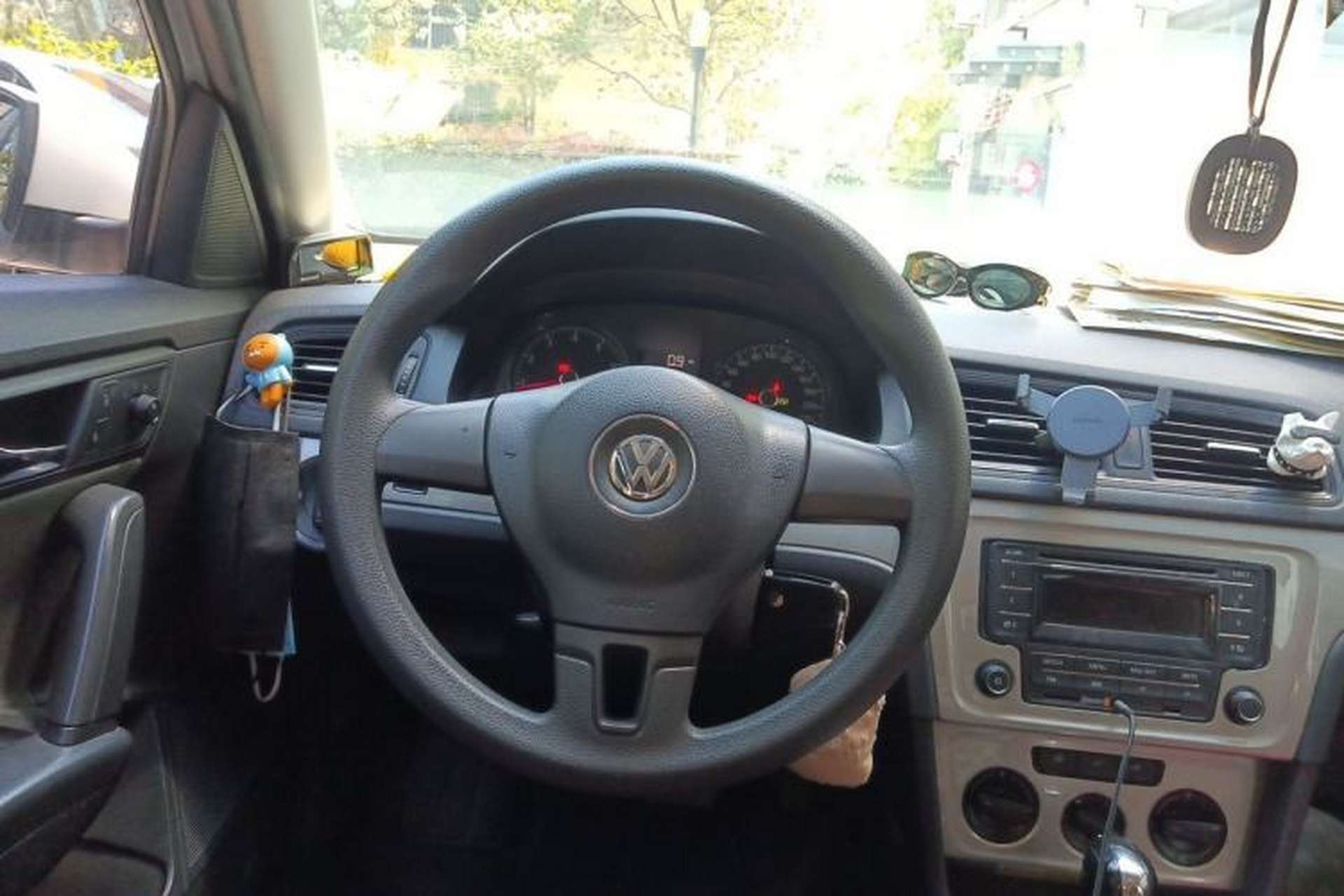 Used Volkswagen Gran Lavida 2013 1.6L Automatic Fashion Model Steering Wheel