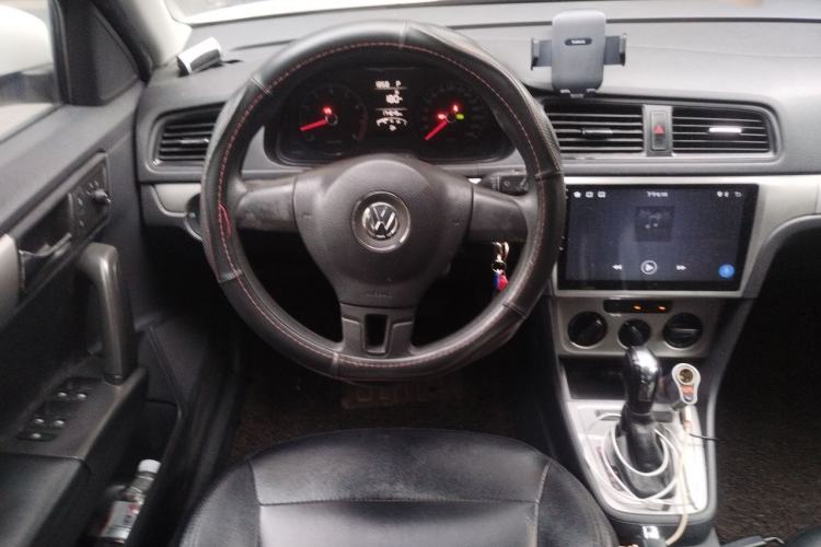 Used Volkswagen Gran Lavida 2013 1.6L Automatic Fashion Model Steering Wheel