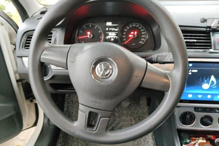 Used Volkswagen Gran Lavida 2013 1.6L Manual Fashion Model Steering Wheel