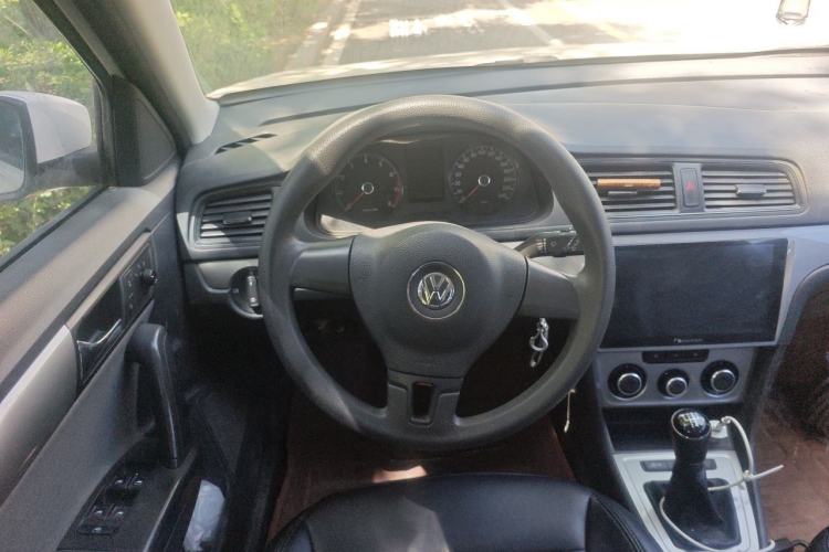 Used Volkswagen Gran Lavida 2013 1.6L Manual Fashion Model Steering Wheel