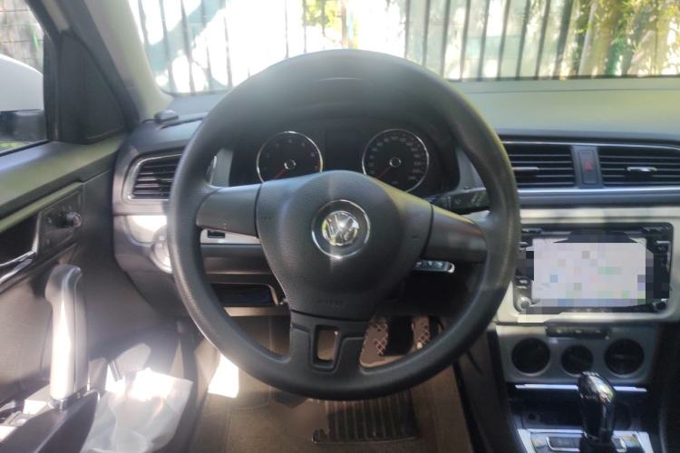 Used Volkswagen Gran Lavida 2013 1.4 TSI Automatic Comfort Model Steering Wheel