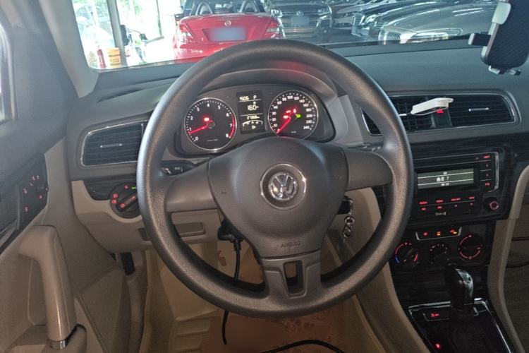 Used Volkswagen Gran Lavida 2013 1.6L Automatic Comfort Model Steering Wheel
