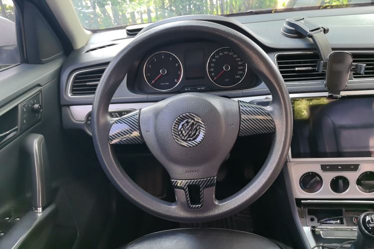 Used Volkswagen Gran Lavida 2013 1.4 TSI Manual Comfort Model Steering Wheel