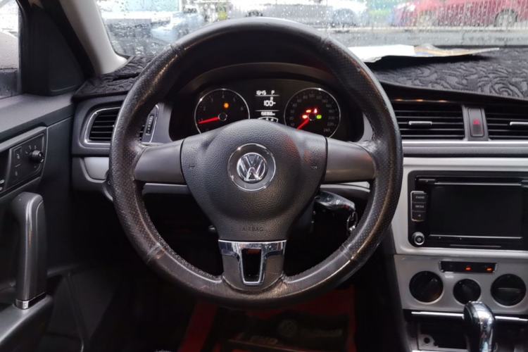 Used Volkswagen Gran Lavida 2013 1.4 TSI Automatic Comfort Model Steering Wheel