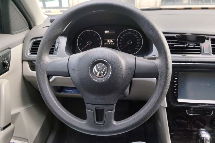 Used Volkswagen Gran Lavida 2013 1.4 TSI Automatic Comfort Model Steering Wheel