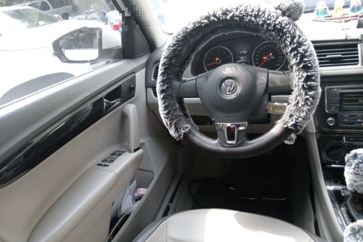 Used Volkswagen Gran Lavida 2013 1.6L Automatic Comfort Model Steering Wheel