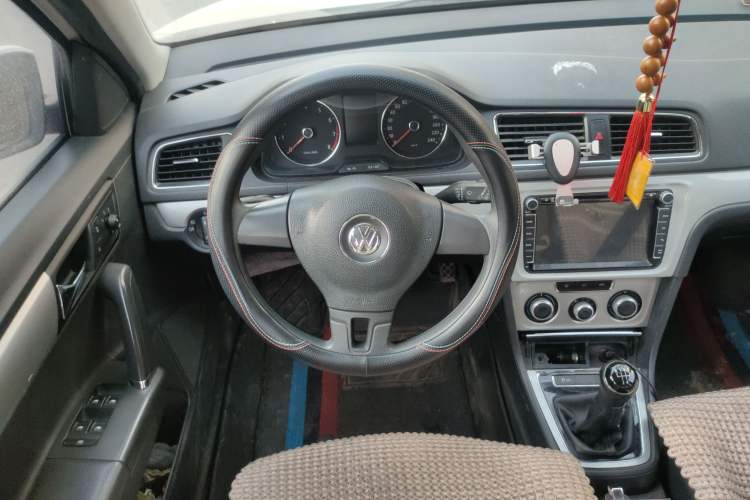 Used Volkswagen Gran Lavida 2013 1.6L Manual Comfort Model Steering Wheel